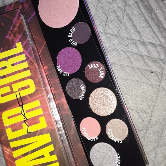 Mac raven girl eyeshadow palette (NEW) - Picture 2 of 4